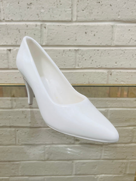 1985 Enesco White Ceramic Heel