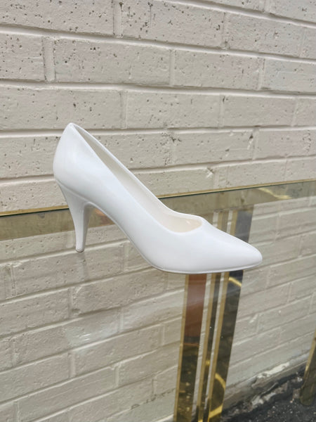 1985 Enesco White Ceramic Heel